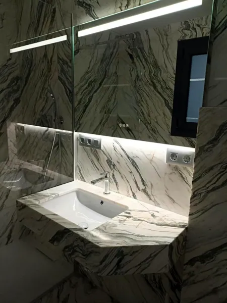 Bathroom clad from floor to ceiling