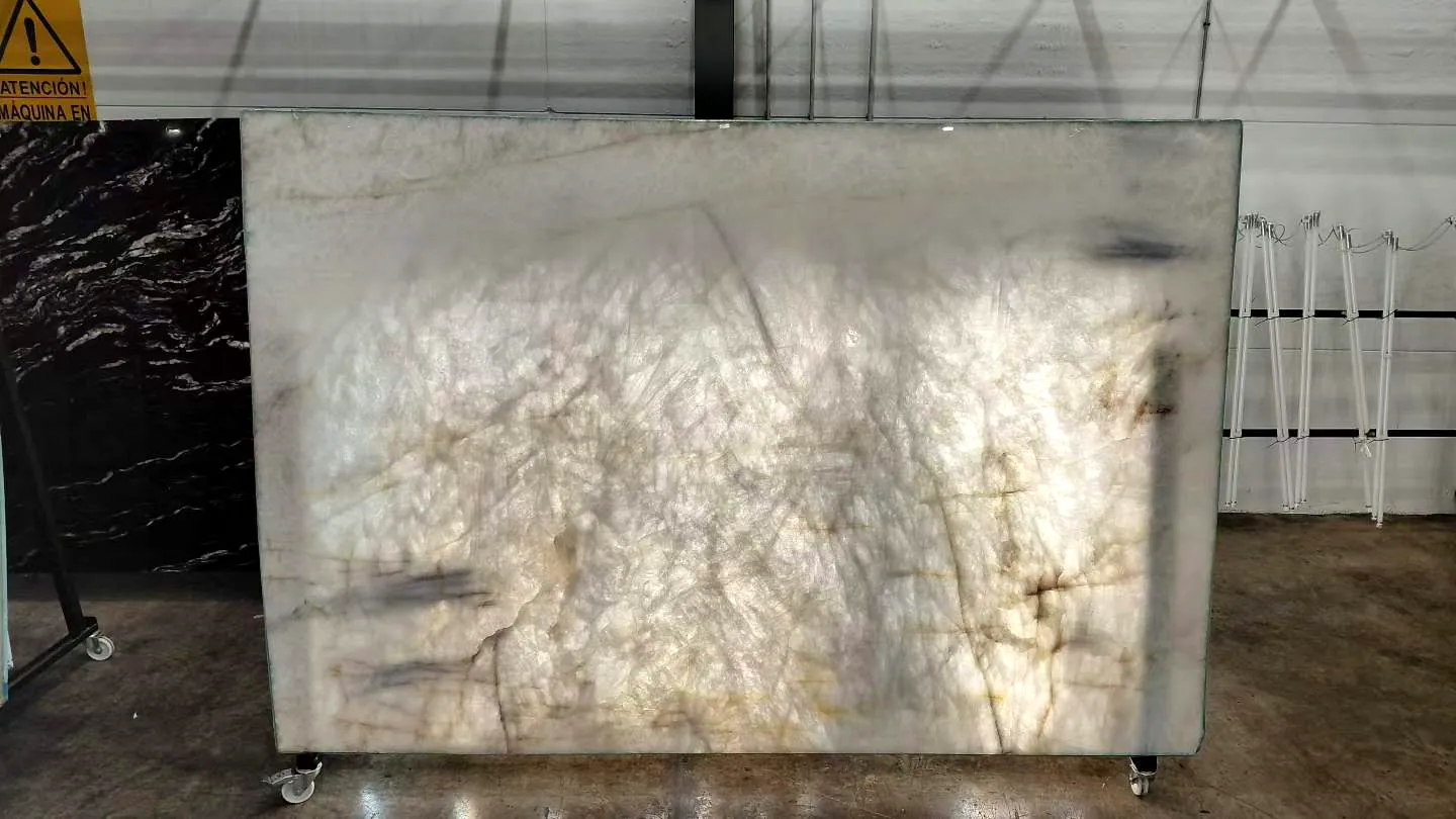 Cuarcita Crystallo White: tabla real en nuestro almacén